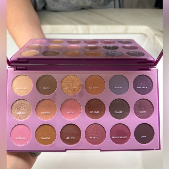 *NEW* MORPHE 18F ‘Talking Dirty to Me’ Artistry Eyeshadow Palette - Picture 4 of 11